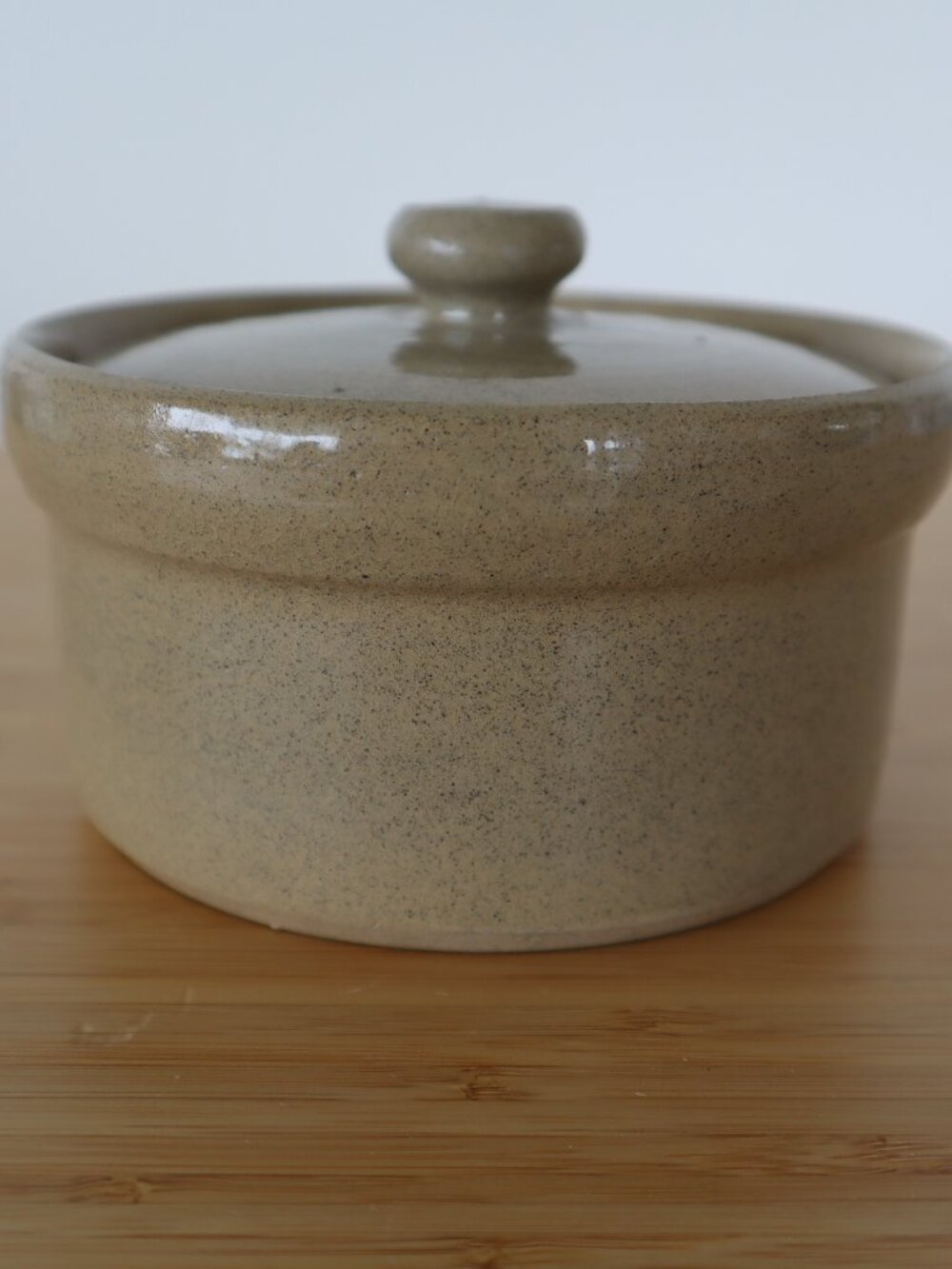 Vintage Moira Farmhouse Stoneware Lidded Crock Pot